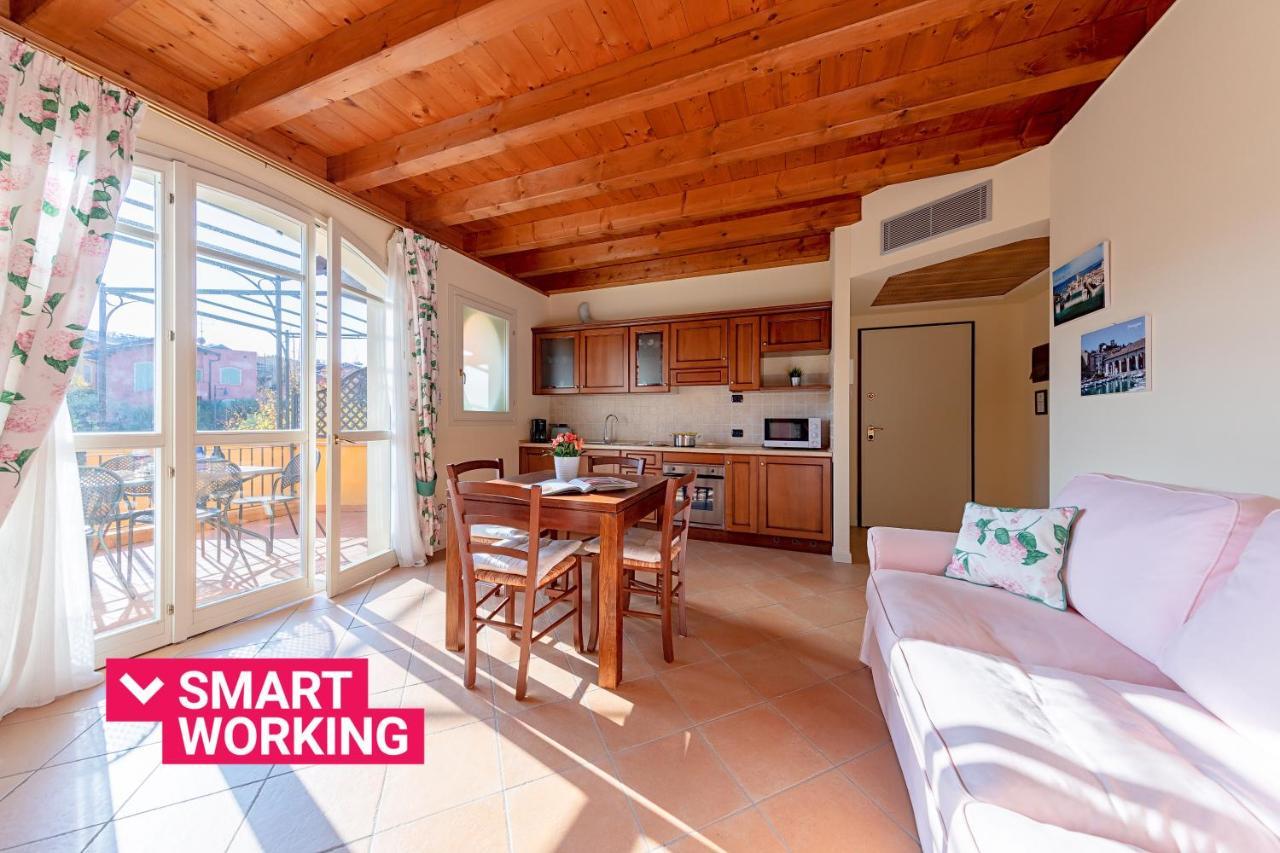 Borgo Del Torchio Apartments By Wonderful Italy Manerba del Garda Eksteriør billede
