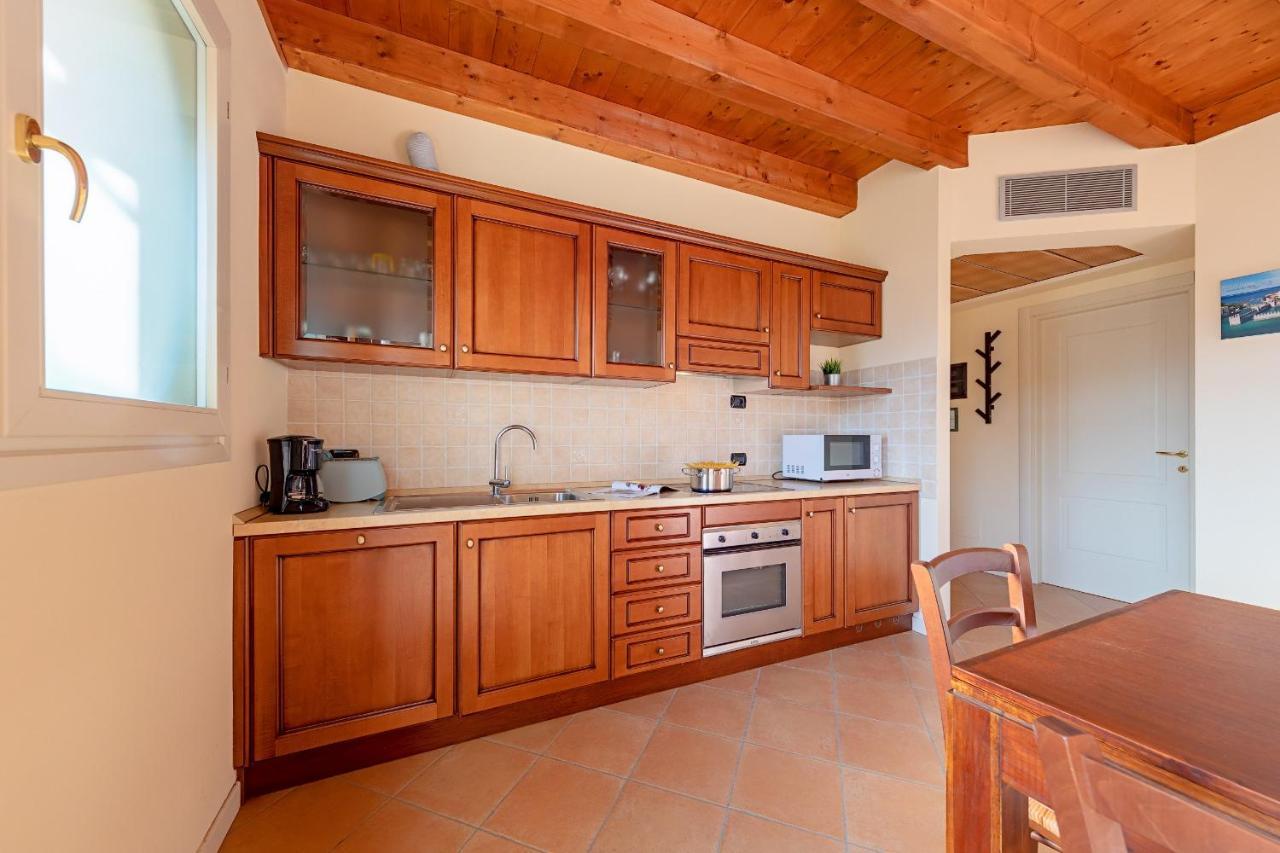 Borgo Del Torchio Apartments By Wonderful Italy Manerba del Garda Eksteriør billede