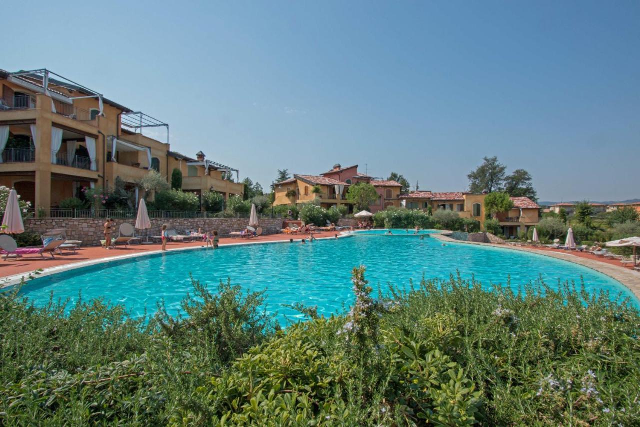 Borgo Del Torchio Apartments By Wonderful Italy Manerba del Garda Eksteriør billede