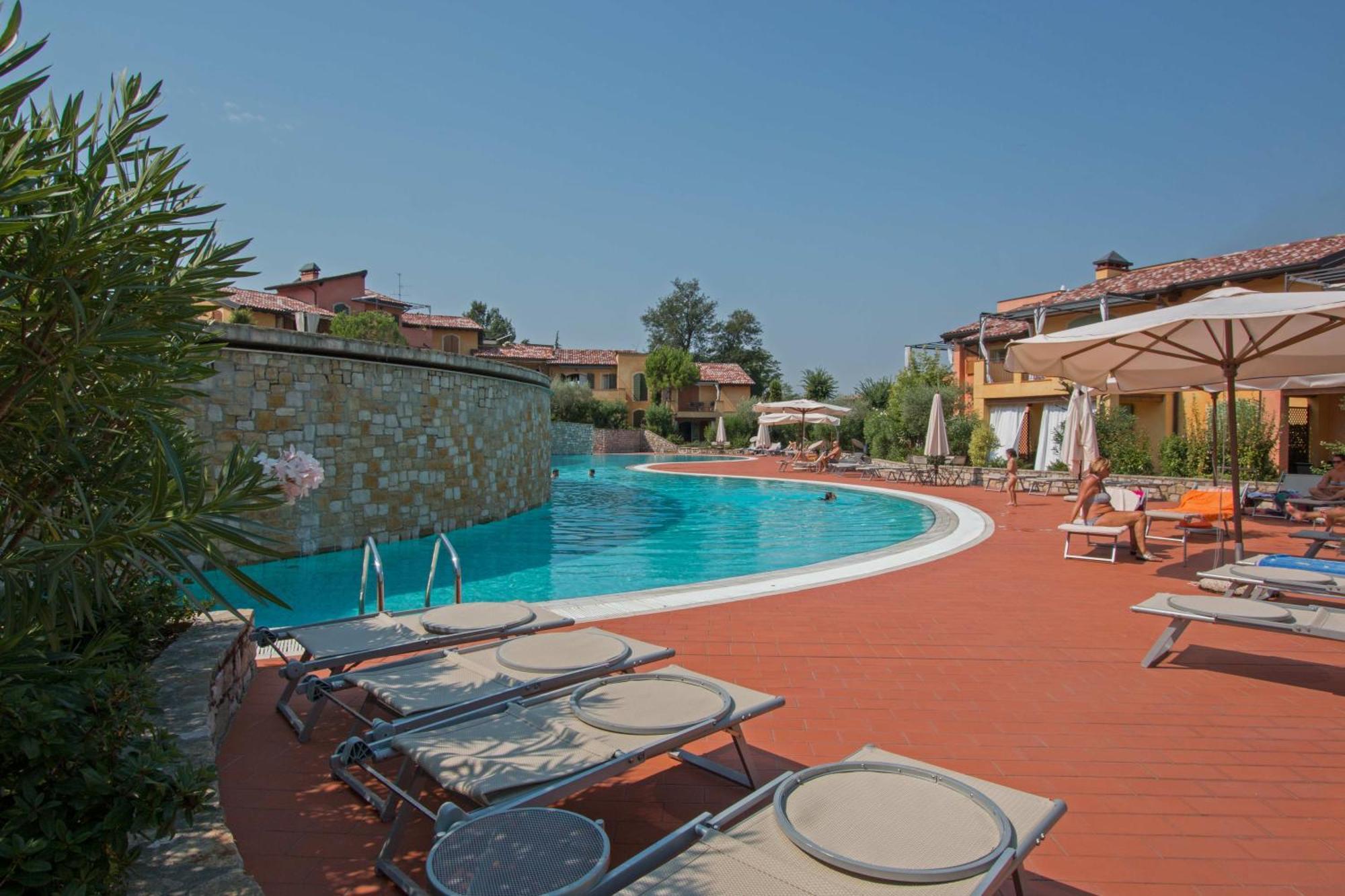 Borgo Del Torchio Apartments By Wonderful Italy Manerba del Garda Eksteriør billede