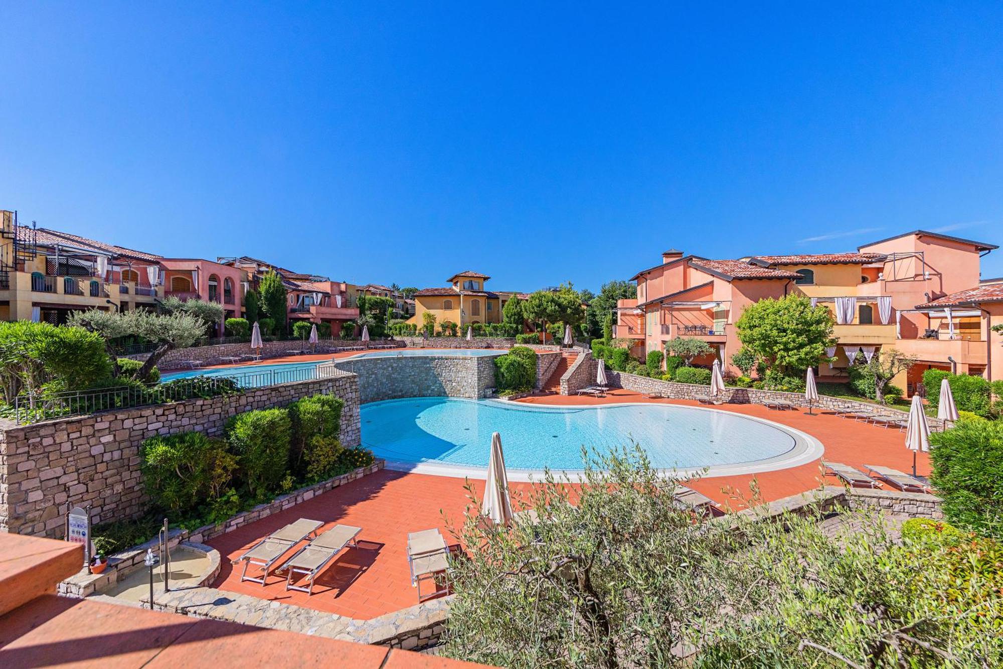 Borgo Del Torchio Apartments By Wonderful Italy Manerba del Garda Eksteriør billede