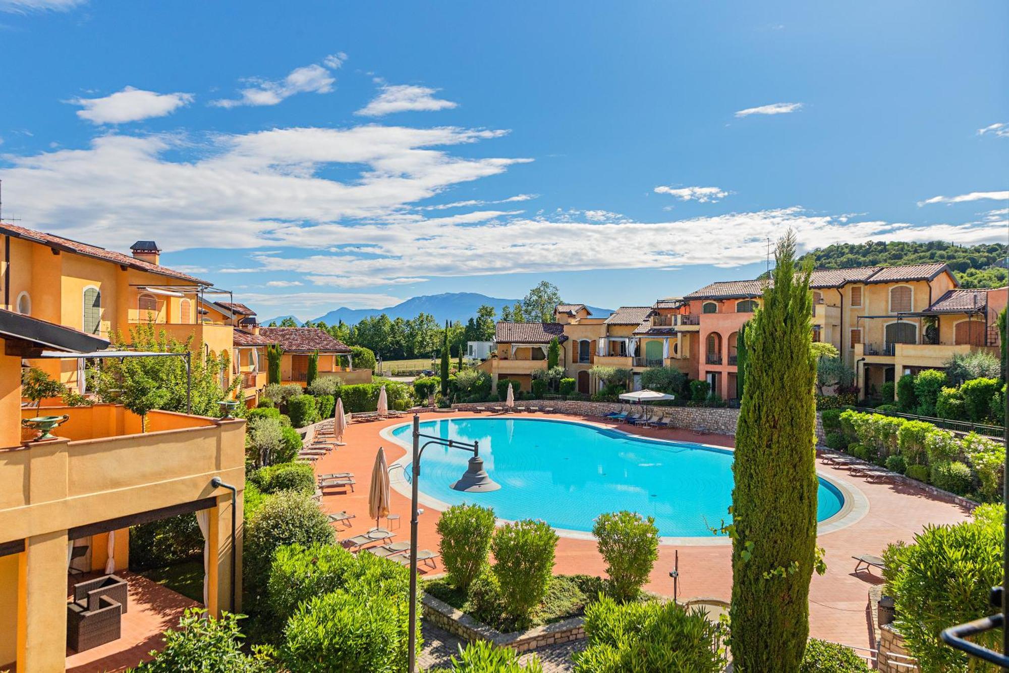 Borgo Del Torchio Apartments By Wonderful Italy Manerba del Garda Eksteriør billede