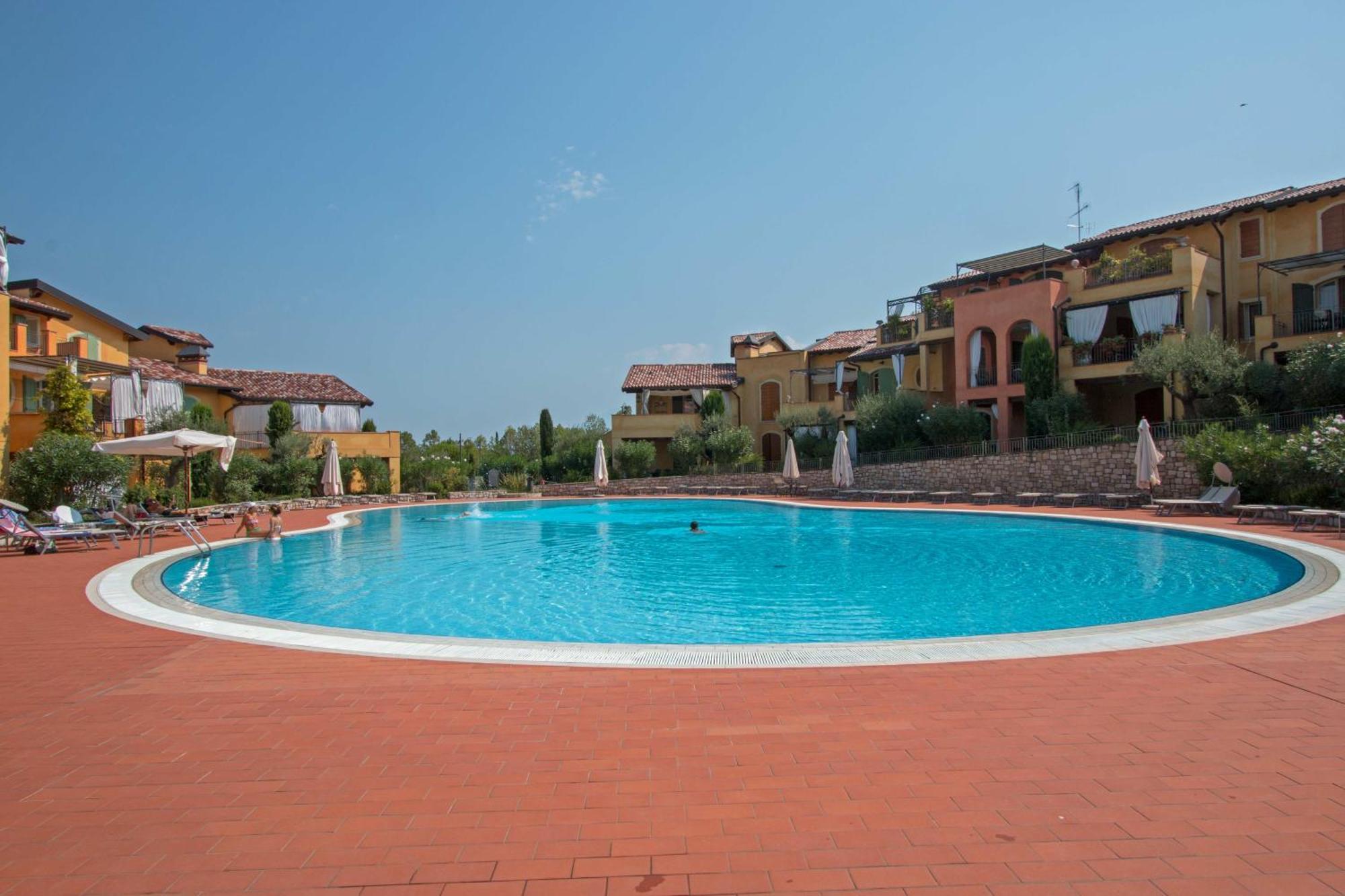 Borgo Del Torchio Apartments By Wonderful Italy Manerba del Garda Eksteriør billede