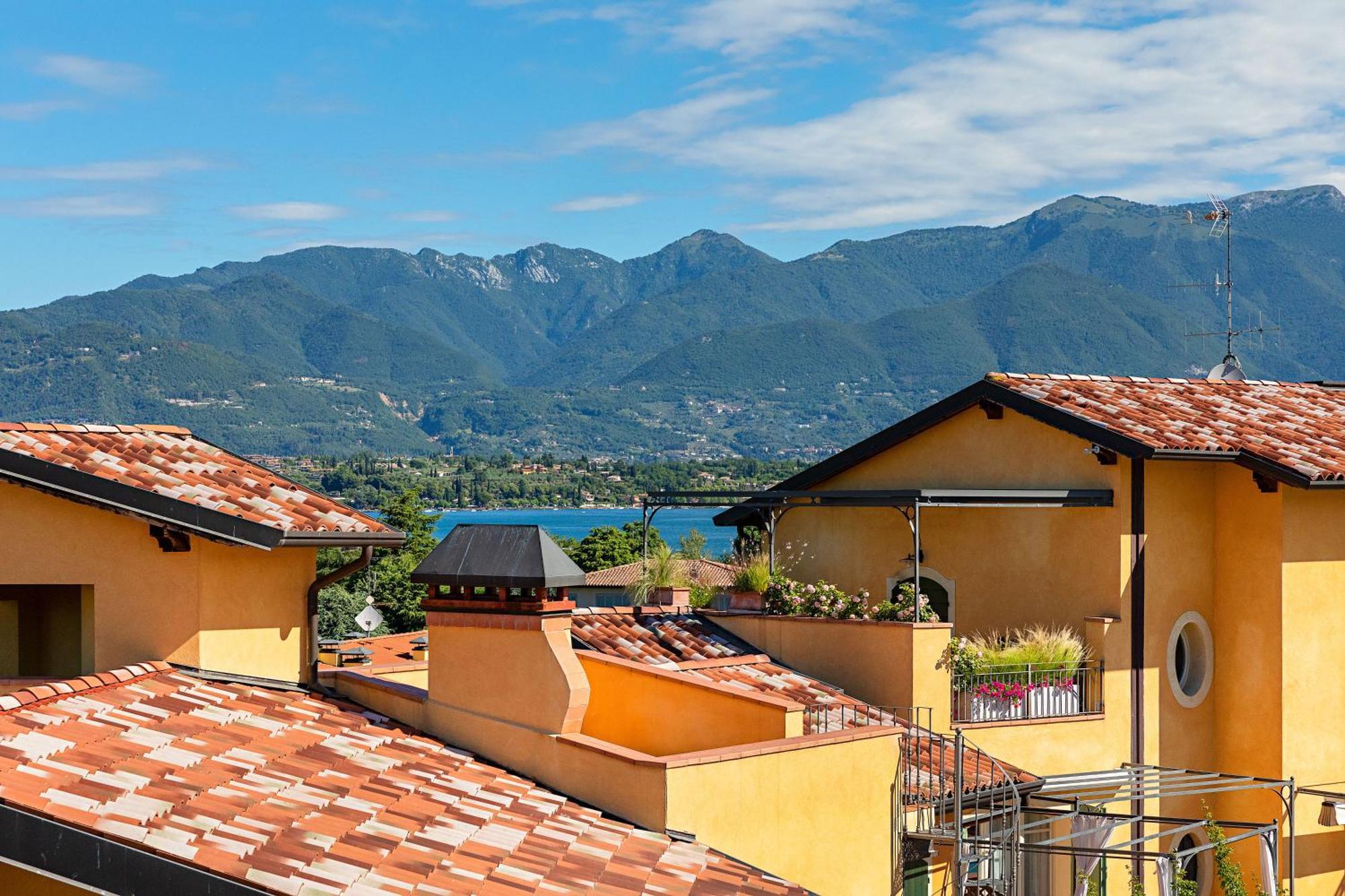 Borgo Del Torchio Apartments By Wonderful Italy Manerba del Garda Eksteriør billede