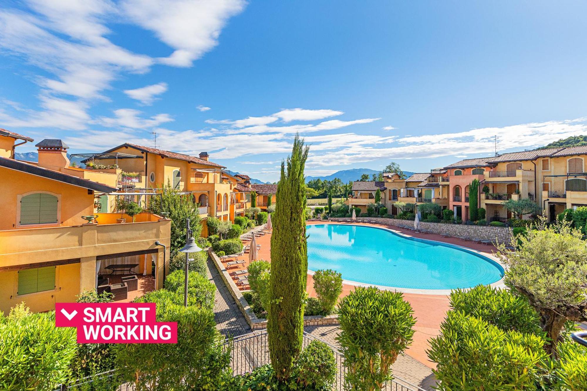Borgo Del Torchio Apartments By Wonderful Italy Manerba del Garda Eksteriør billede