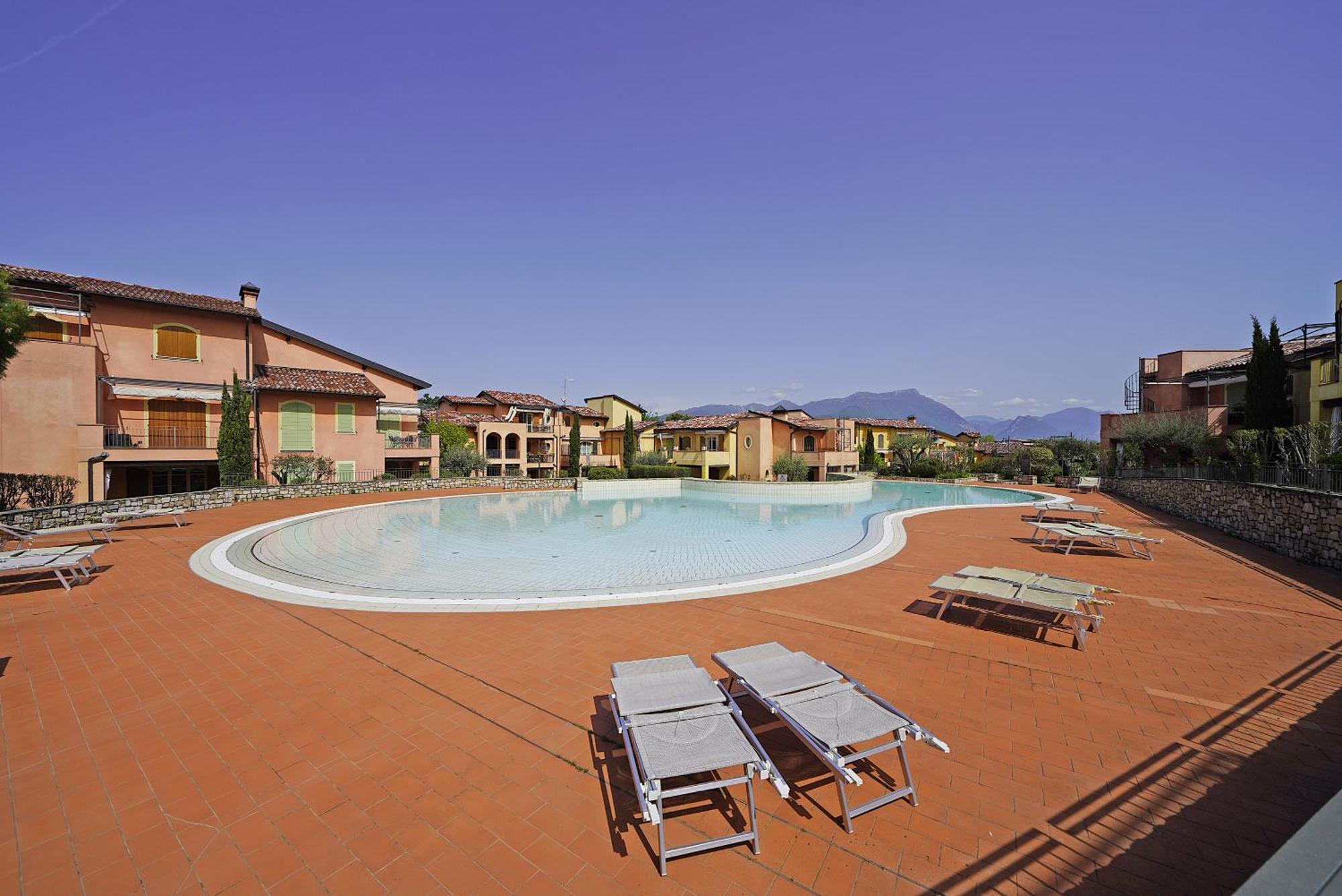 Borgo Del Torchio Apartments By Wonderful Italy Manerba del Garda Eksteriør billede