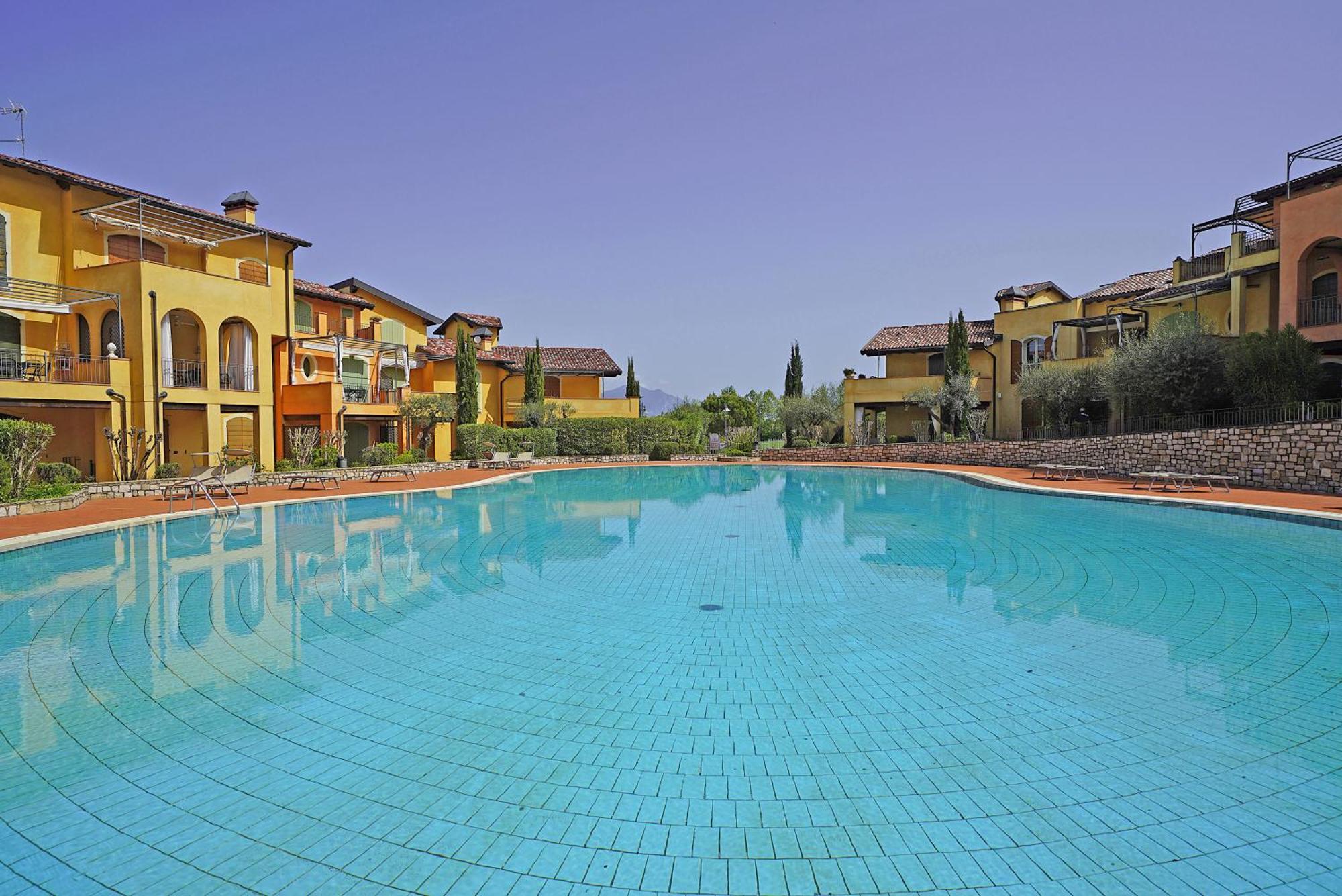 Borgo Del Torchio Apartments By Wonderful Italy Manerba del Garda Eksteriør billede
