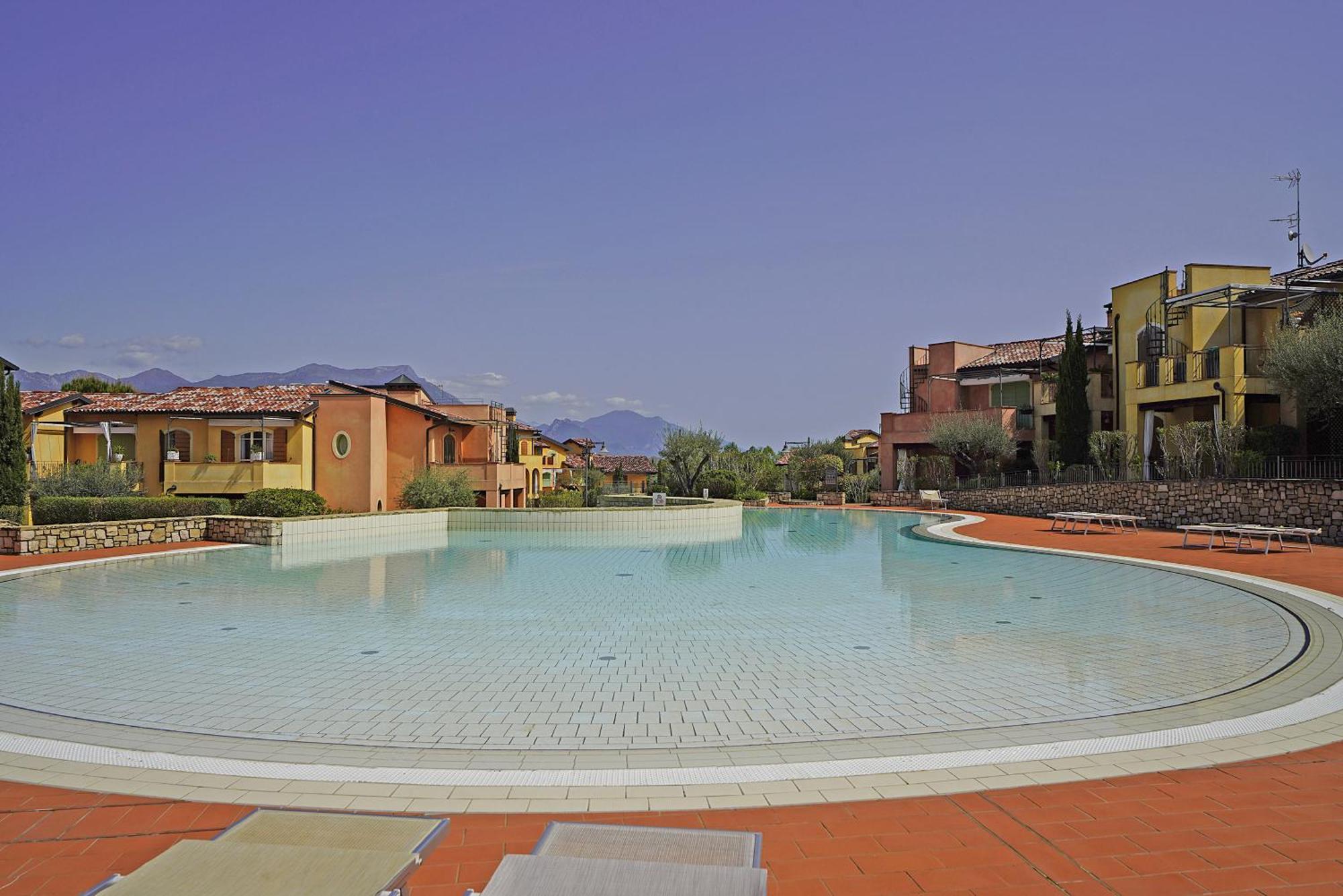 Borgo Del Torchio Apartments By Wonderful Italy Manerba del Garda Eksteriør billede