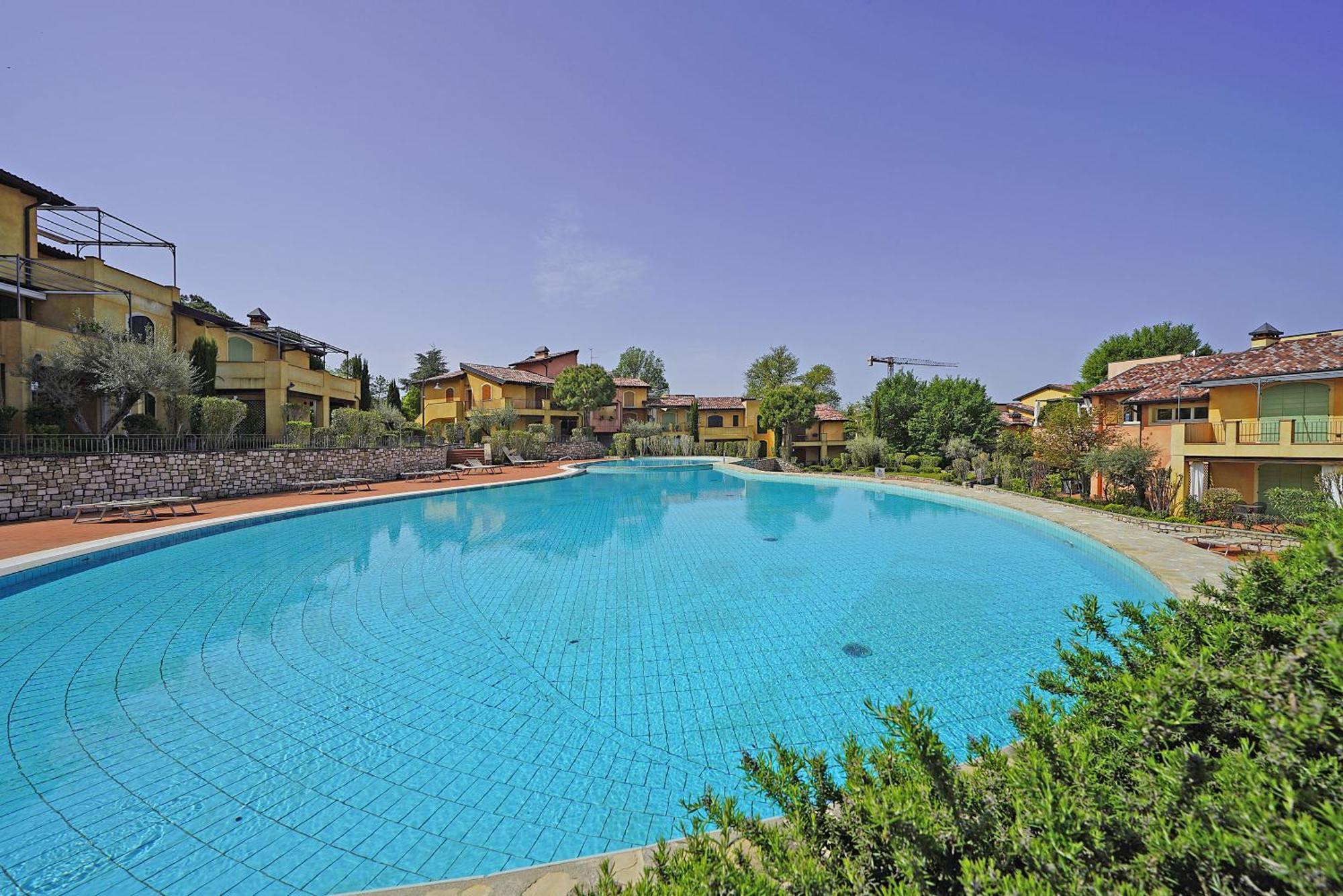 Borgo Del Torchio Apartments By Wonderful Italy Manerba del Garda Eksteriør billede