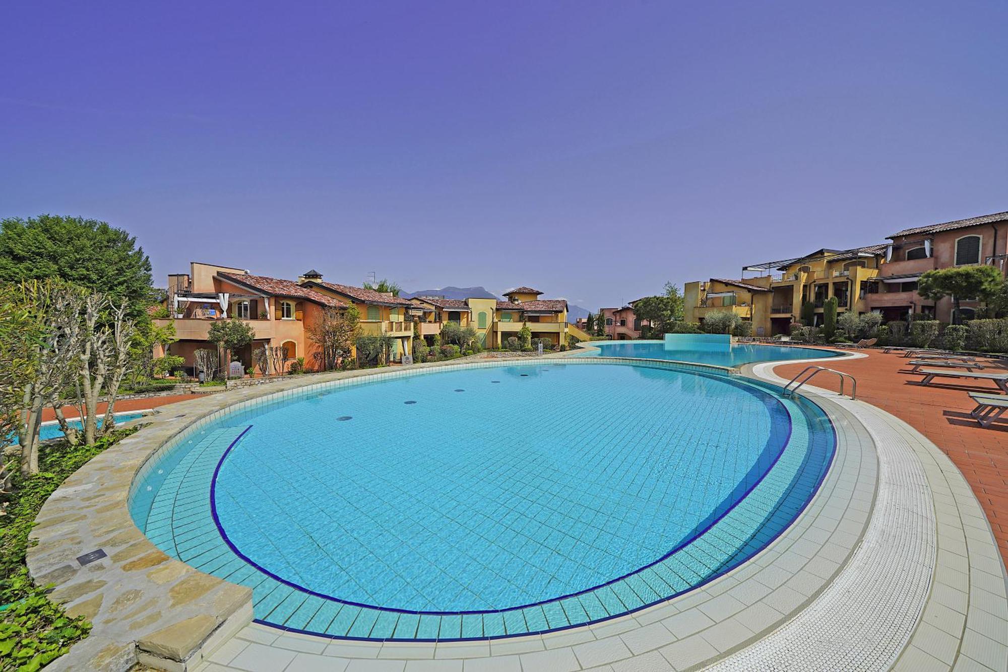 Borgo Del Torchio Apartments By Wonderful Italy Manerba del Garda Eksteriør billede